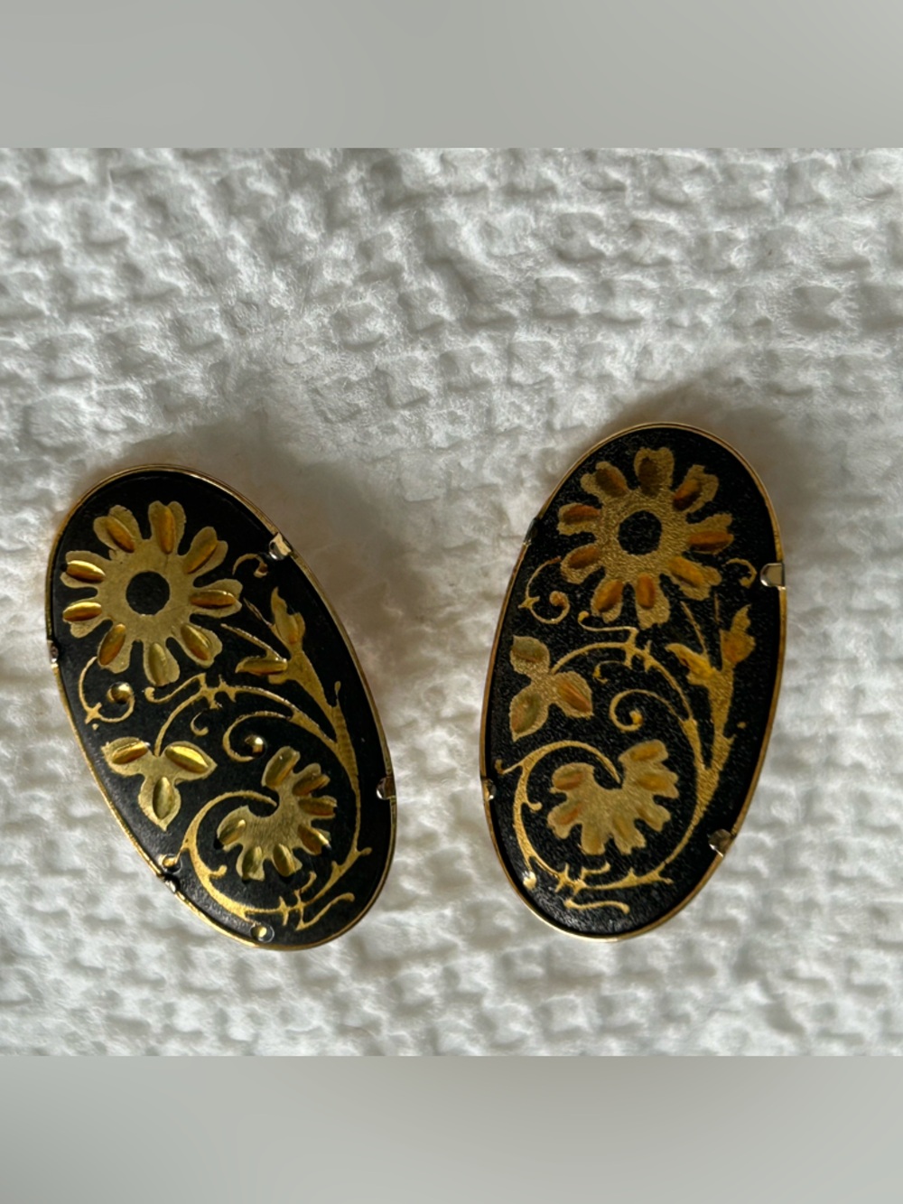 Toledo Spain Gold & Black DAMASCENE
Enamel Clip On Earrings